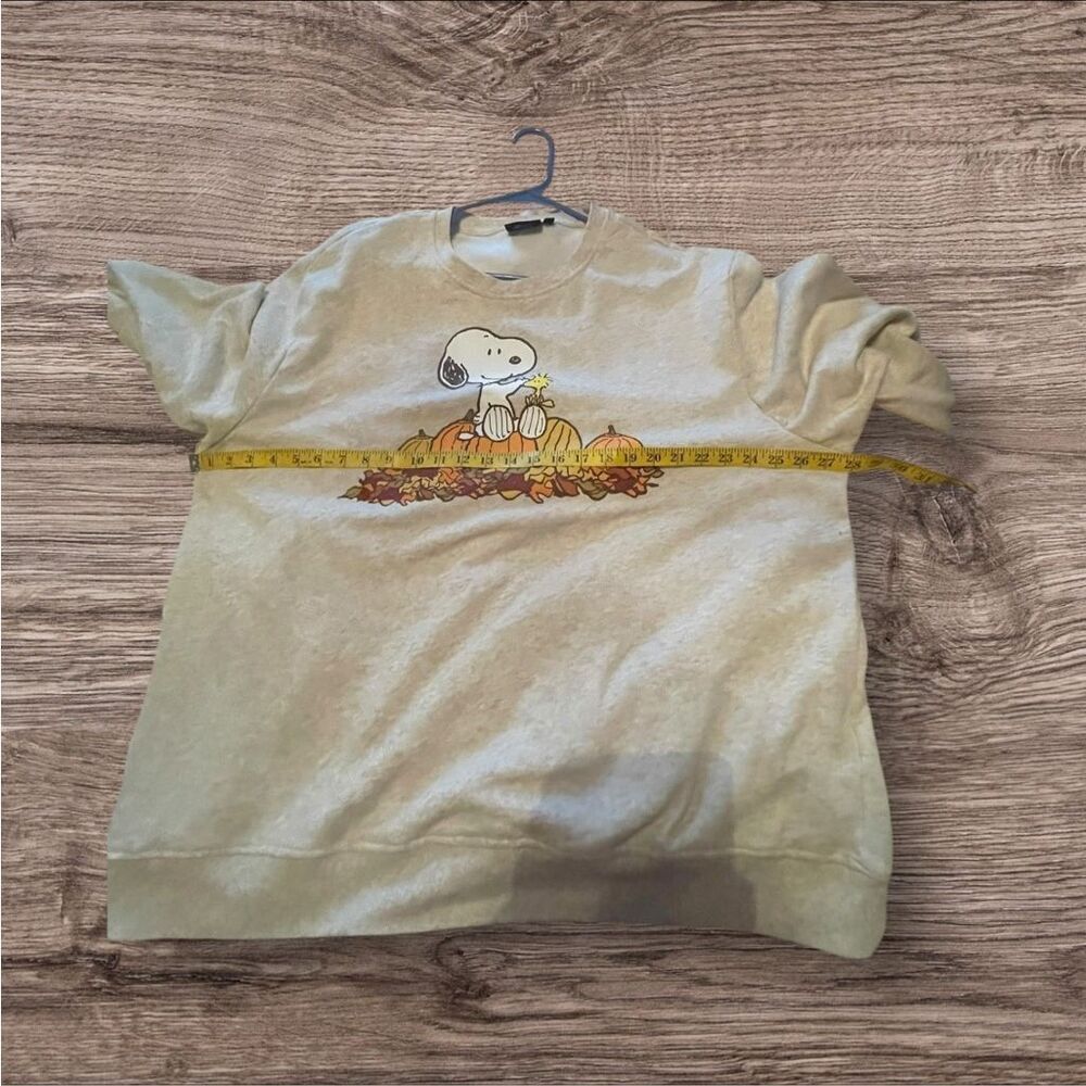 Peanuts Womens Heather Gray Cream Snoopy Pumpkin Pullover Sweatshirt Size 2XL - Picture 3 of 10